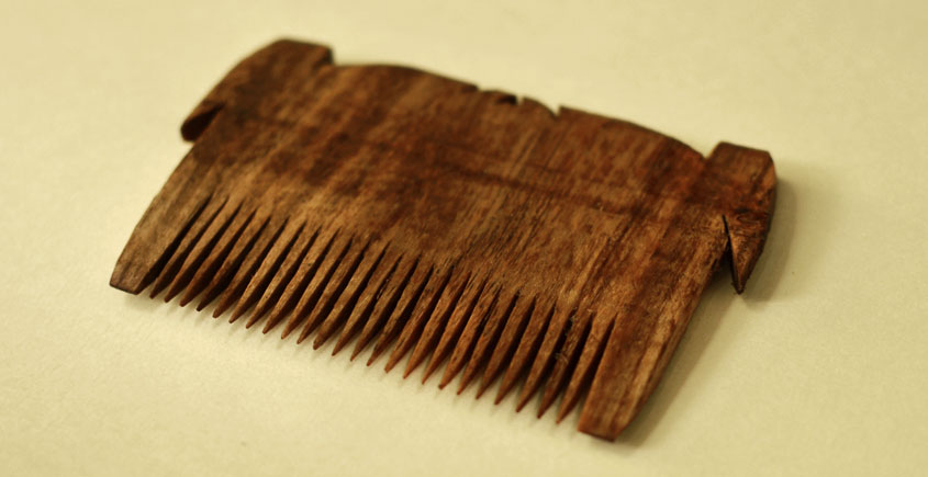 Wooden comb ~ Tribal markings { 1 }